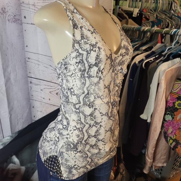 Guess tank tops with jewels & chains on the side.. snake skin style - Picture 8 of 10